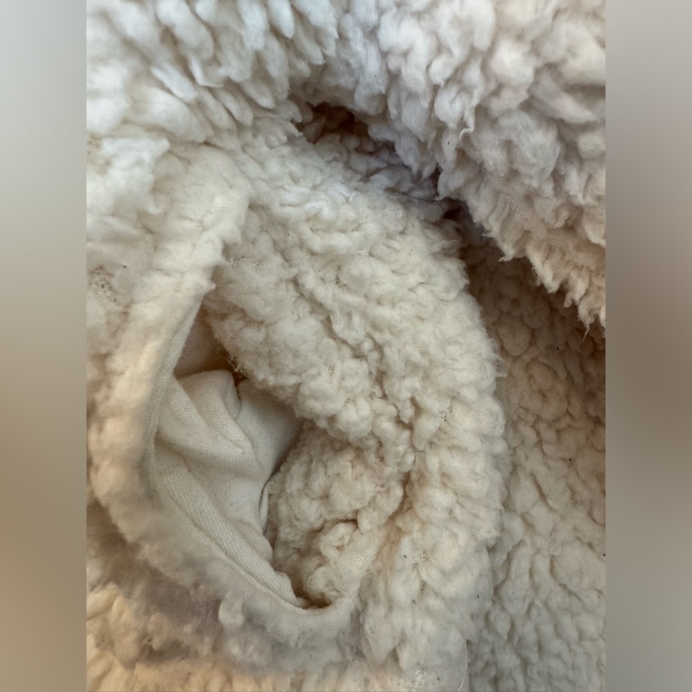 Women’s Hollister Fuzzy Fleece Sherpa Half Zip Pullover Cropped Jacket - Picture 5 of 6